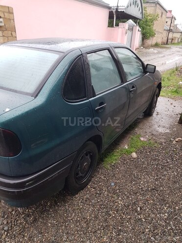 Volkswagen Polo 1995, 274,570 km - 1.5 l - Bərdə