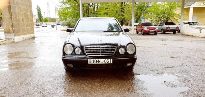 Mercedes E 220 2002, 410,000 km - 2.2 l - Bakı