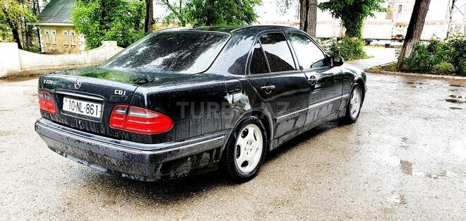 Mercedes E 220 2002, 410,000 km - 2.2 l - Bakı