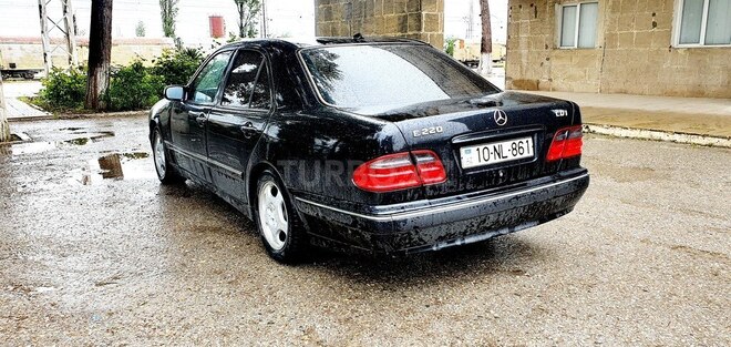 Mercedes E 220 2002, 410,000 km - 2.2 l - Bakı