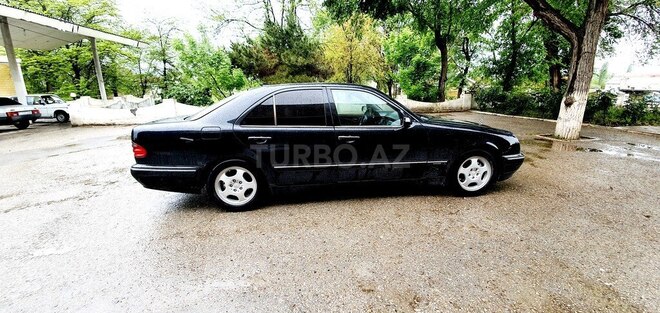 Mercedes E 220 2002, 410,000 km - 2.2 l - Bakı
