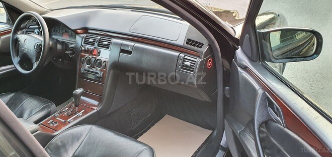 Mercedes E 220 2002, 410,000 km - 2.2 l - Bakı