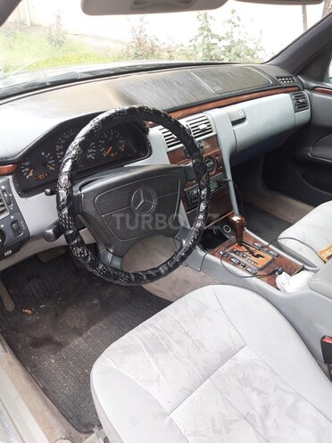 Mercedes E 200 1996, 180,000 km - 2.0 л - Gəncə