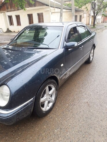 Mercedes E 200 1996, 180,000 km - 2.0 л - Gəncə