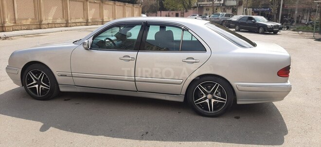 Mercedes E 240 1999, 313,000 km - 2.4 l - Bakı