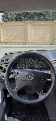 Mercedes E 240 1999, 313,000 km - 2.4 l - Bakı