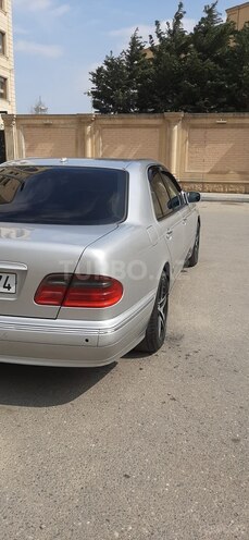 Mercedes E 240 1999, 313,000 km - 2.4 l - Bakı