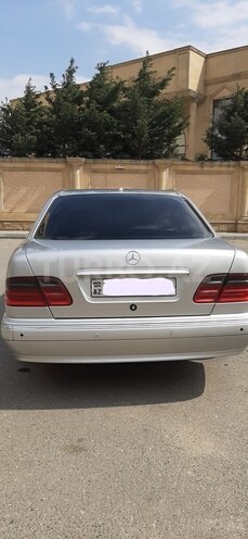 Mercedes E 240 1999, 313,000 km - 2.4 l - Bakı