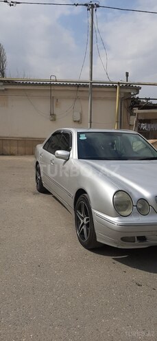 Mercedes E 240 1999, 313,000 km - 2.4 l - Bakı
