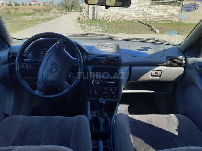 Opel Astra 1995, 365,000 km - 2.0 l - Bakı