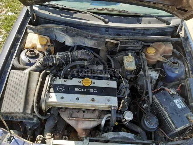 Opel Astra 1995, 365,000 km - 2.0 l - Bakı