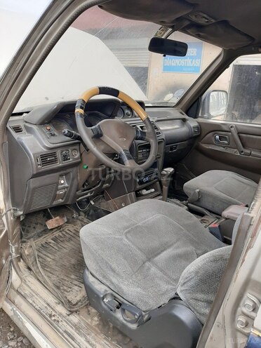 Mitsubishi Pajero 1993, 135,871 km - 2.5 l - Salyan