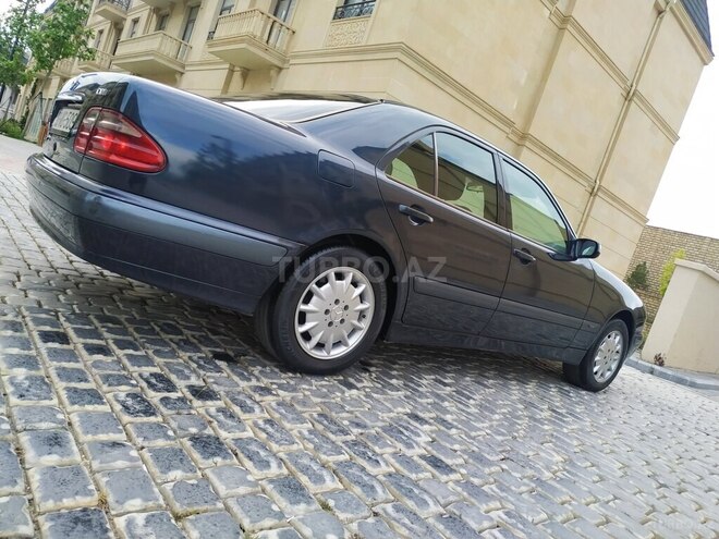 Mercedes E 220 2000, 388,000 km - 2.2 л - Bakı