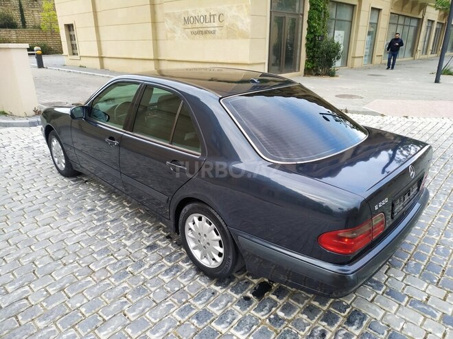 Mercedes E 220 2000, 388,000 km - 2.2 л - Bakı