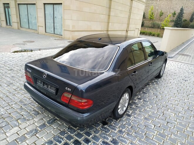 Mercedes E 220 2000, 388,000 km - 2.2 л - Bakı
