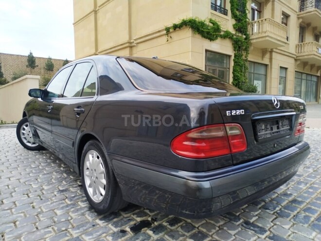 Mercedes E 220 2000, 388,000 km - 2.2 л - Bakı