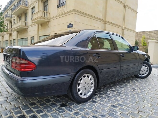 Mercedes E 220 2000, 388,000 km - 2.2 л - Bakı