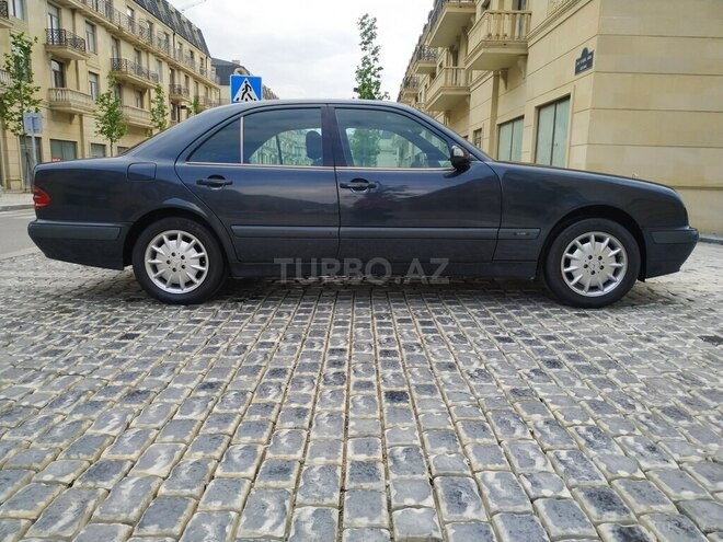 Mercedes E 220 2000, 388,000 km - 2.2 л - Bakı