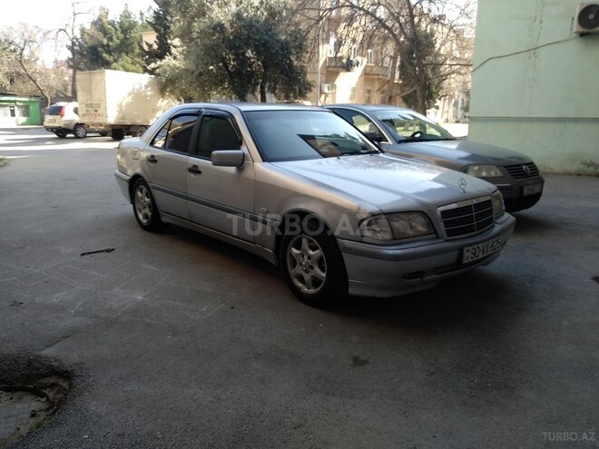 Mercedes C 220 1998, 284,000 km - 2.2 l - Sumqayıt