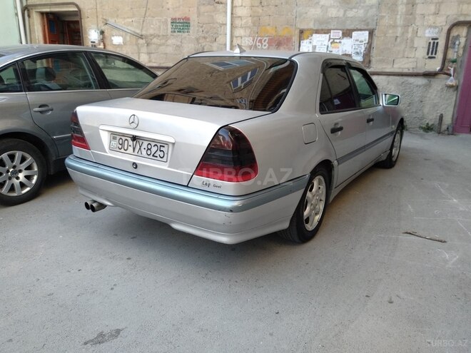 Mercedes C 220 1998, 284,000 km - 2.2 l - Sumqayıt