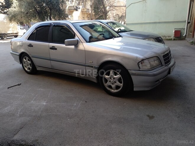 Mercedes C 220 1998, 284,000 km - 2.2 l - Sumqayıt
