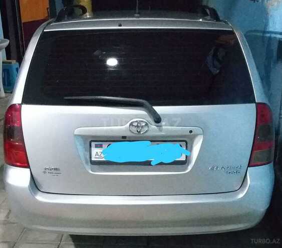 Toyota Corolla 2004, 185,000 km - 1.4 l - Bakı