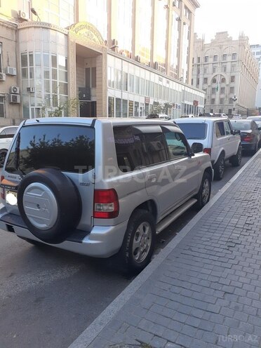 Mitsubishi Pajero io 2001, 267,000 km - 2.0 l - Bakı