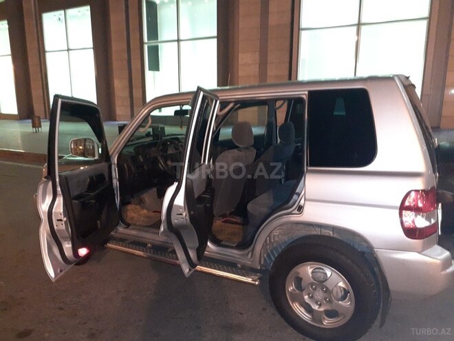 Mitsubishi Pajero io 2001, 267,000 km - 2.0 l - Bakı