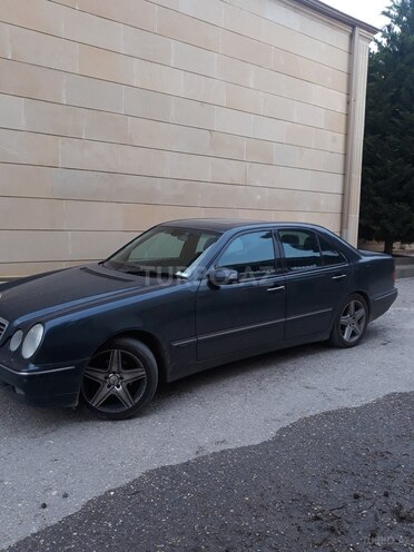 Mercedes E 240 2000, 170,000 km - 2.4 l - Bakı