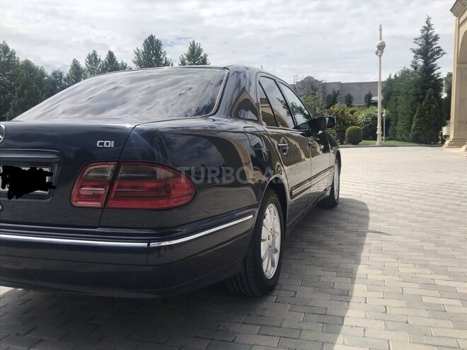 Mercedes E 270 2001, 292,000 km - 2.7 l - Bərdə