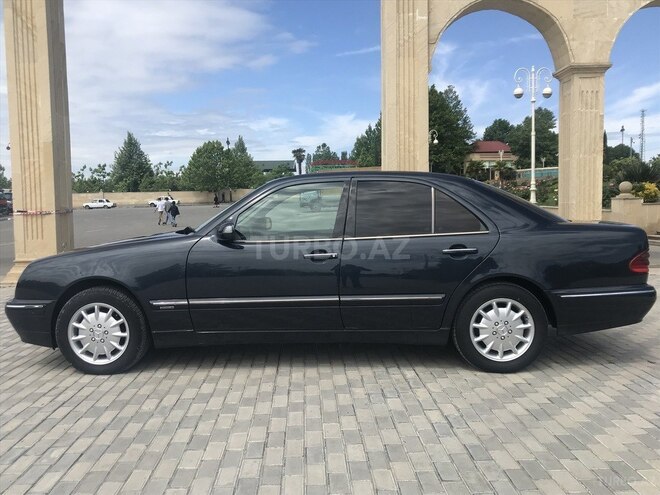Mercedes E 270 2001, 292,000 km - 2.7 l - Bərdə