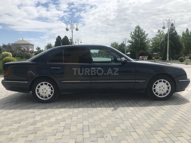 Mercedes E 270 2001, 292,000 km - 2.7 l - Bərdə