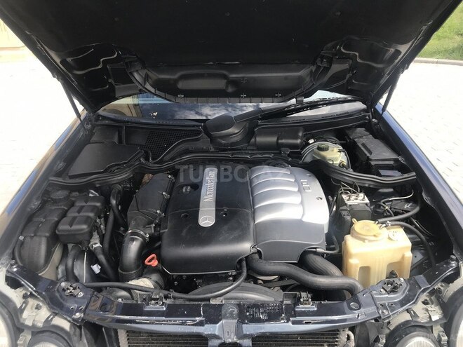 Mercedes E 270 2001, 292,000 km - 2.7 l - Bərdə