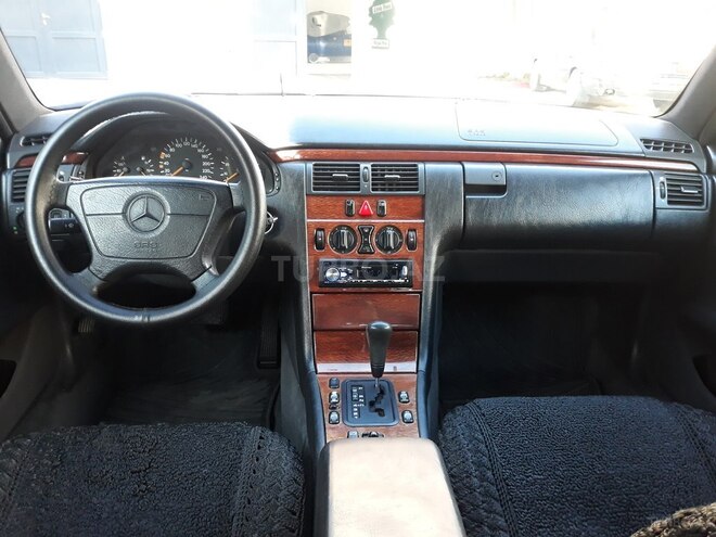 Mercedes E 240 1998, 308,000 km - 2.4 l - Bakı