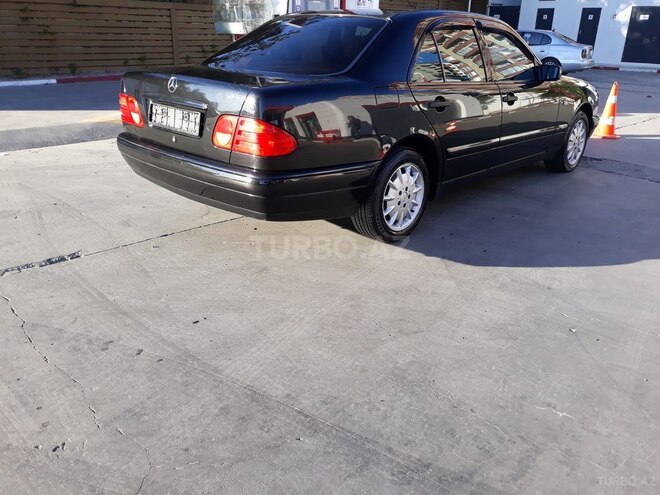 Mercedes E 240 1998, 308,000 km - 2.4 l - Bakı