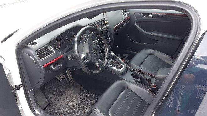 Volkswagen Jetta 2012, 140,000 km - 2.0 л - Zaqatala