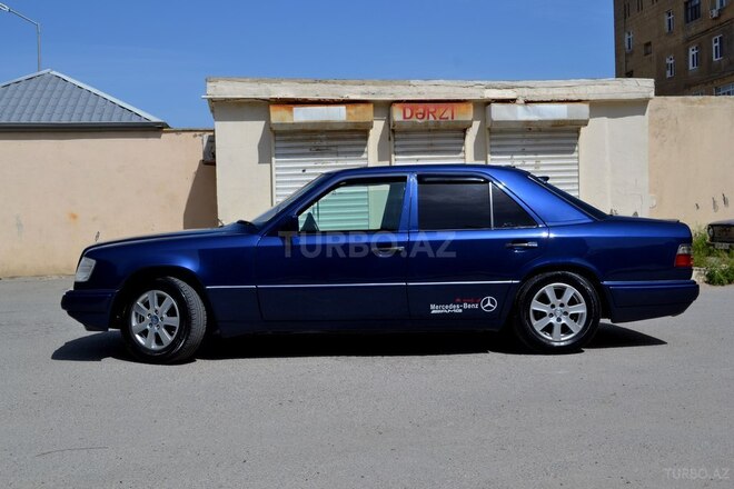 Mercedes E 220 1995, 365,500 km - 2.2 l - Bakı