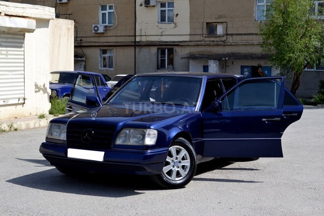 Mercedes E 220 1995, 365,500 km - 2.2 l - Bakı