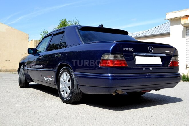 Mercedes E 220 1995, 365,500 km - 2.2 l - Bakı