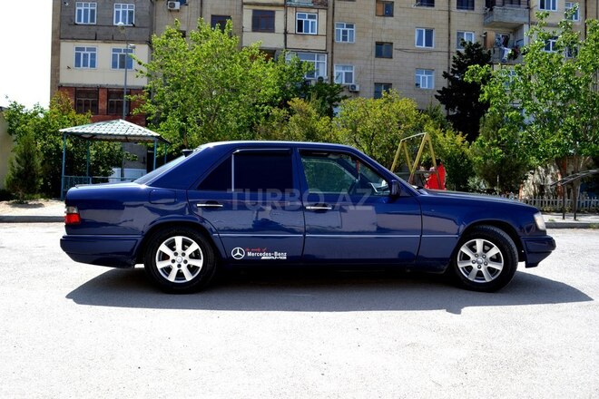 Mercedes E 220 1995, 365,500 km - 2.2 l - Bakı
