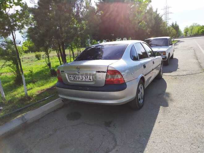 Opel Vectra 1996, 407,750 km - 1.6 l - Yevlax