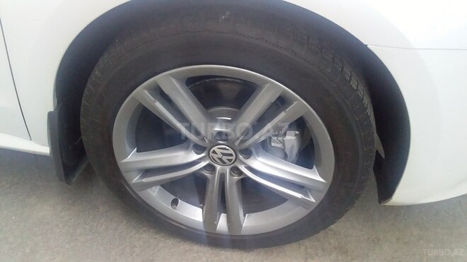 Volkswagen Passat 2013, 56,890 km - 1.8 л - Xırdalan