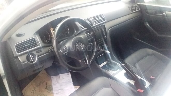 Volkswagen Passat 2013, 56,890 km - 1.8 л - Xırdalan