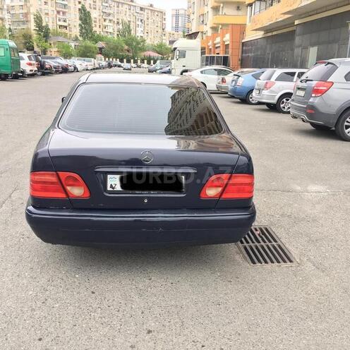Mercedes E 230 1996, 428,000 km - 2.3 л - Bakı