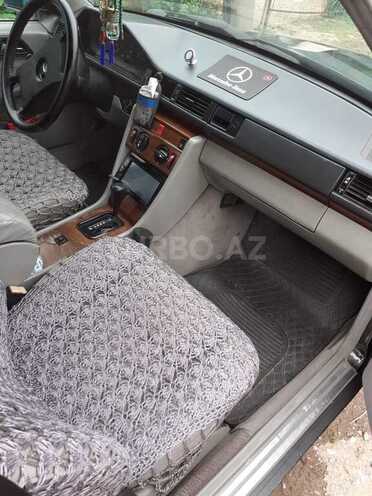 Mercedes E 250 1990, 534,495 km - 2.5 л - Şabran