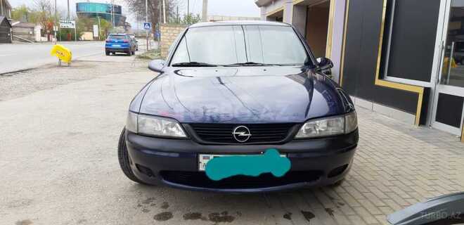 Opel Vectra 1997, 431,000 km - 1.8 l - Qusar