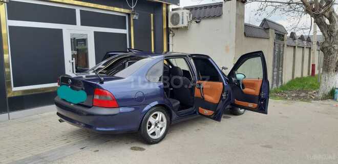 Opel Vectra 1997, 431,000 km - 1.8 l - Qusar