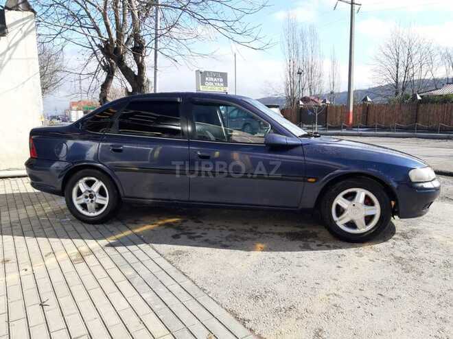 Opel Vectra 1997, 431,000 km - 1.8 l - Qusar
