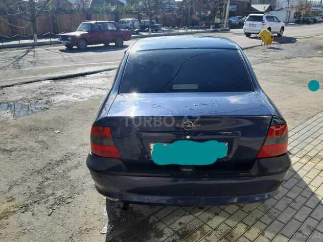 Opel Vectra 1997, 431,000 km - 1.8 l - Qusar