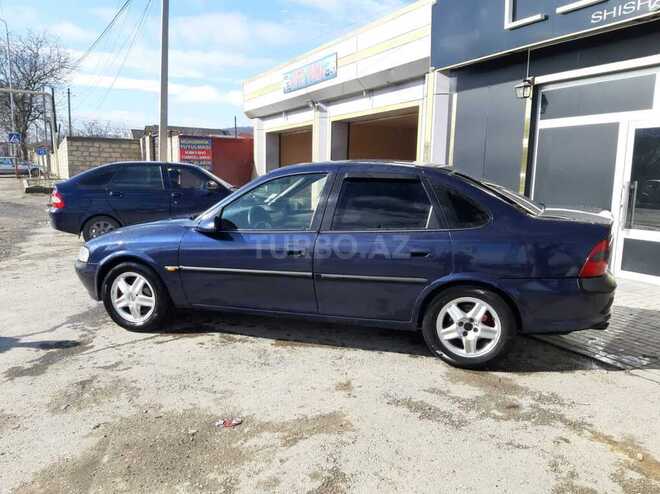 Opel Vectra 1997, 431,000 km - 1.8 l - Qusar
